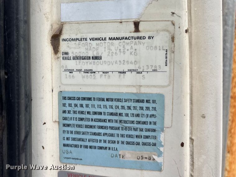 image for item FB3372 1983 Ford LNT8000 dump truck