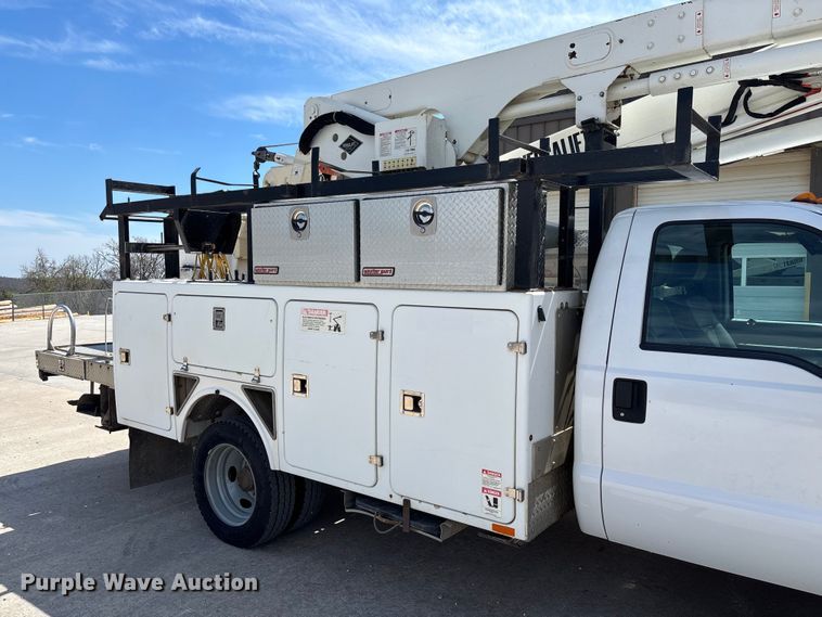 image for item FB3392 2011 Ford F550 bucket truck