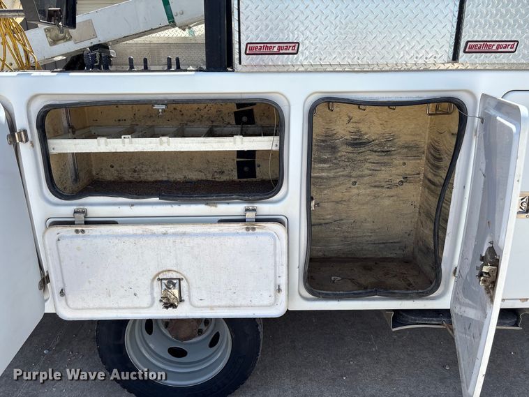 image for item FB3392 2011 Ford F550 bucket truck