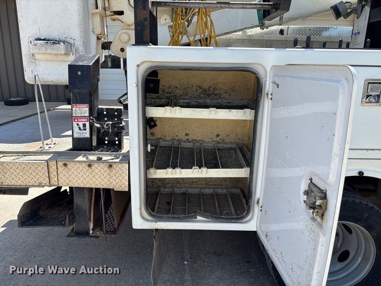 image for item FB3392 2011 Ford F550 bucket truck