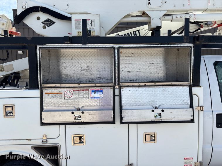 image for item FB3392 2011 Ford F550 bucket truck