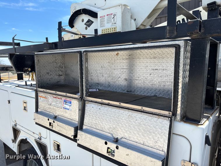 image for item FB3392 2011 Ford F550 bucket truck