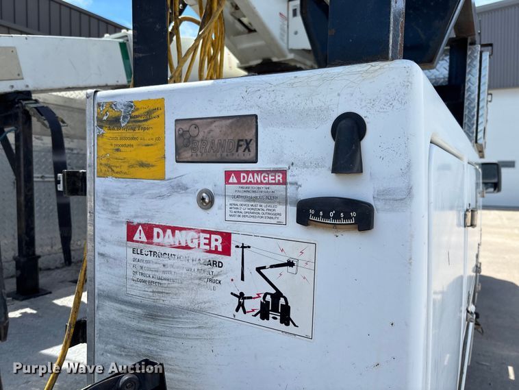 image for item FB3392 2011 Ford F550 bucket truck