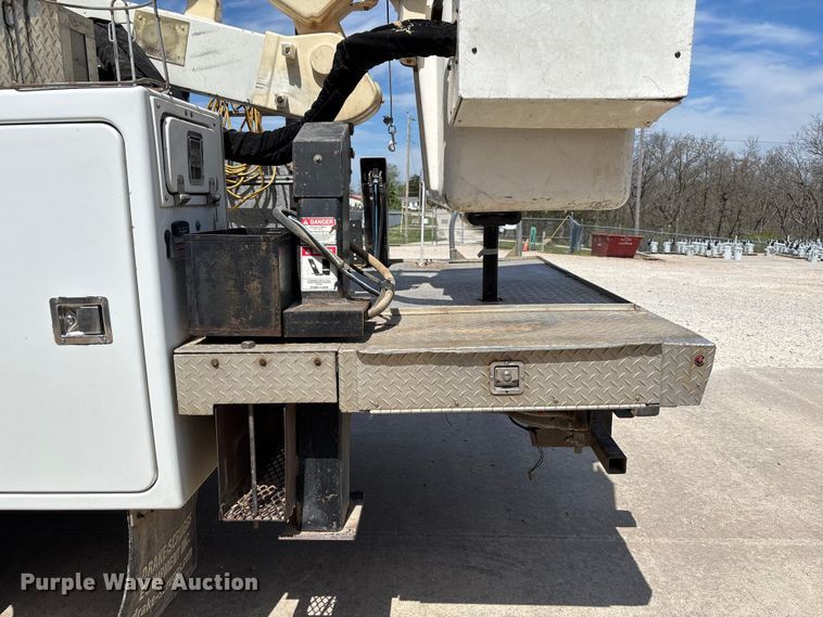 image for item FB3392 2011 Ford F550 bucket truck