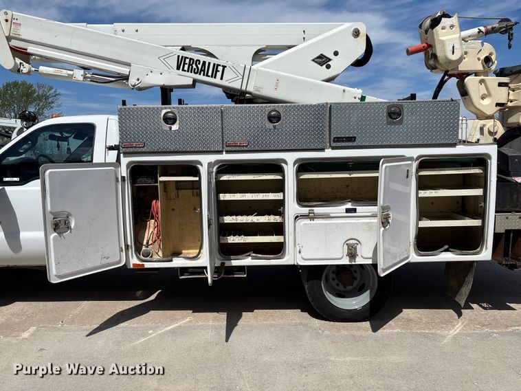 image for item FB3392 2011 Ford F550 bucket truck