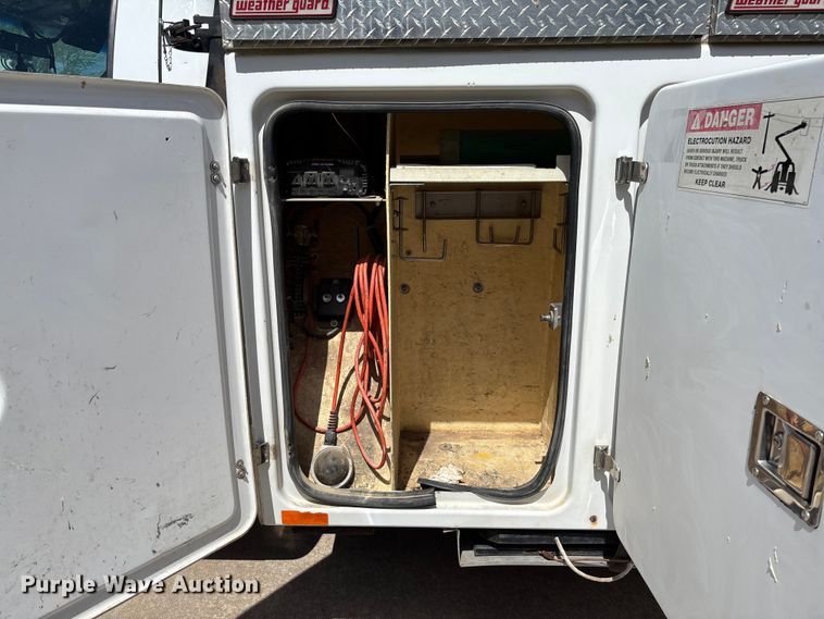 image for item FB3392 2011 Ford F550 bucket truck