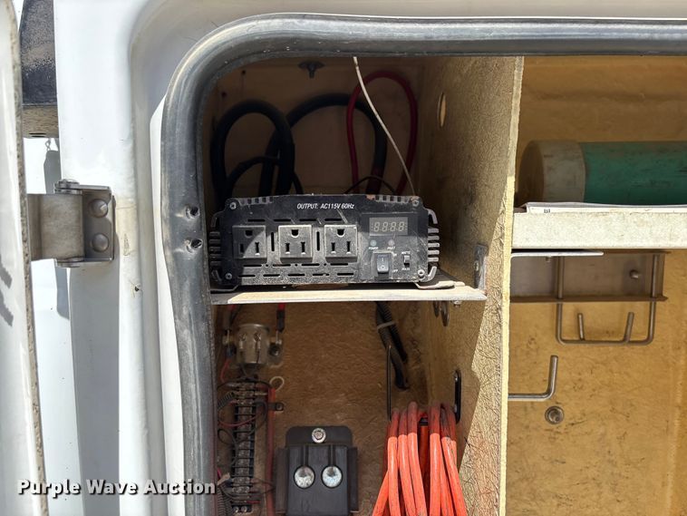 image for item FB3392 2011 Ford F550 bucket truck