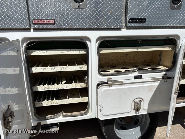 image for item FB3392 2011 Ford F550 bucket truck