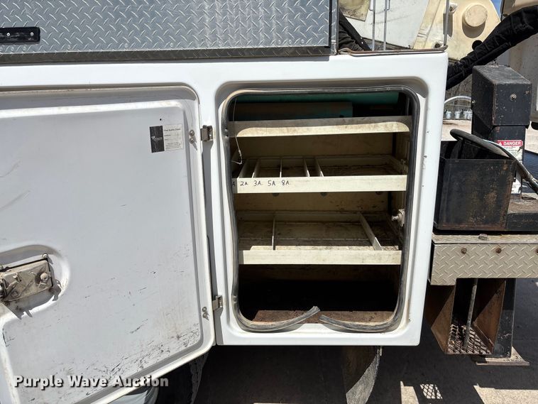 image for item FB3392 2011 Ford F550 bucket truck