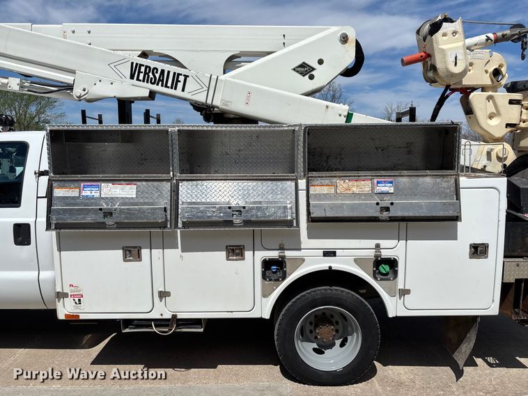 image for item FB3392 2011 Ford F550 bucket truck