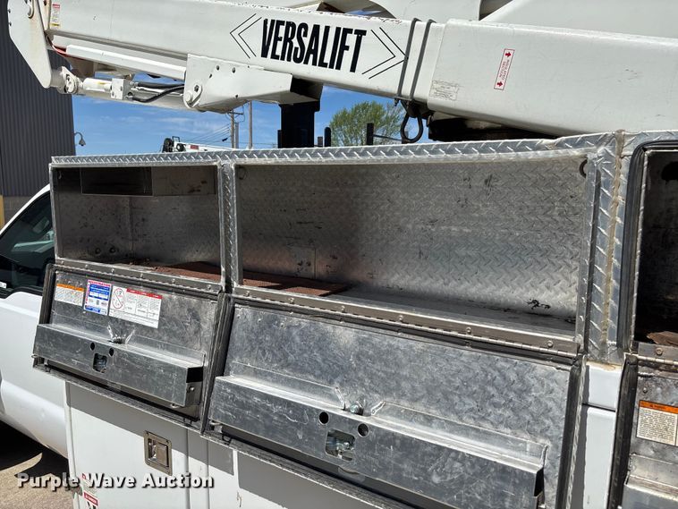 image for item FB3392 2011 Ford F550 bucket truck