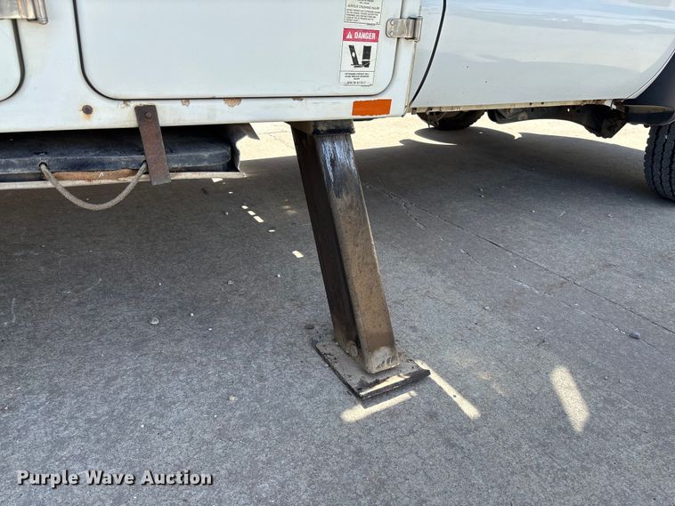 image for item FB3392 2011 Ford F550 bucket truck