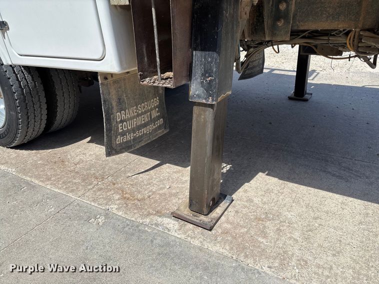 image for item FB3392 2011 Ford F550 bucket truck