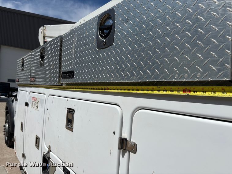 image for item FB3392 2011 Ford F550 bucket truck