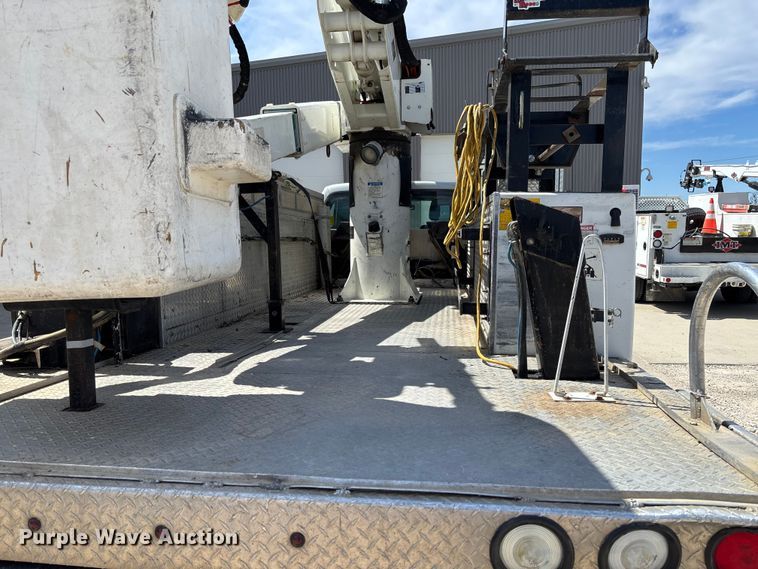 image for item FB3392 2011 Ford F550 bucket truck