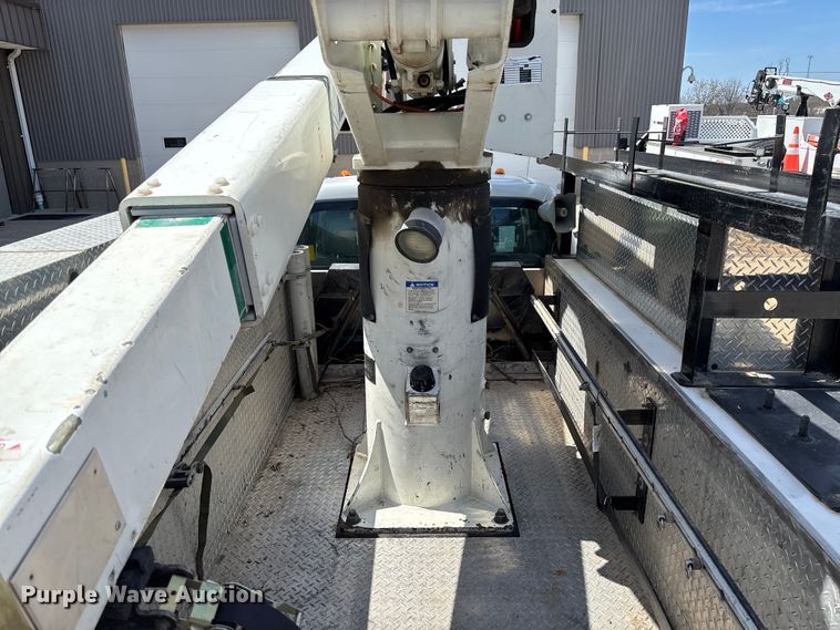 image for item FB3392 2011 Ford F550 bucket truck