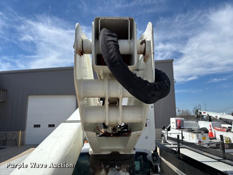 image for item FB3392 2011 Ford F550 bucket truck