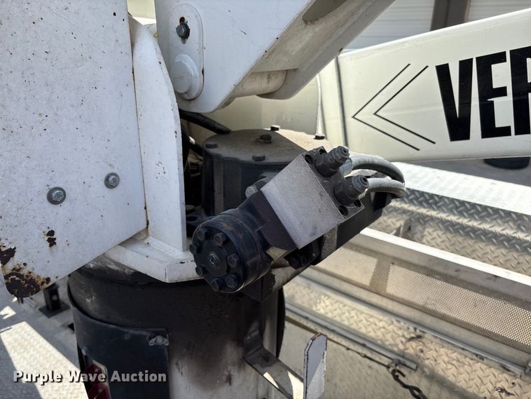 image for item FB3392 2011 Ford F550 bucket truck