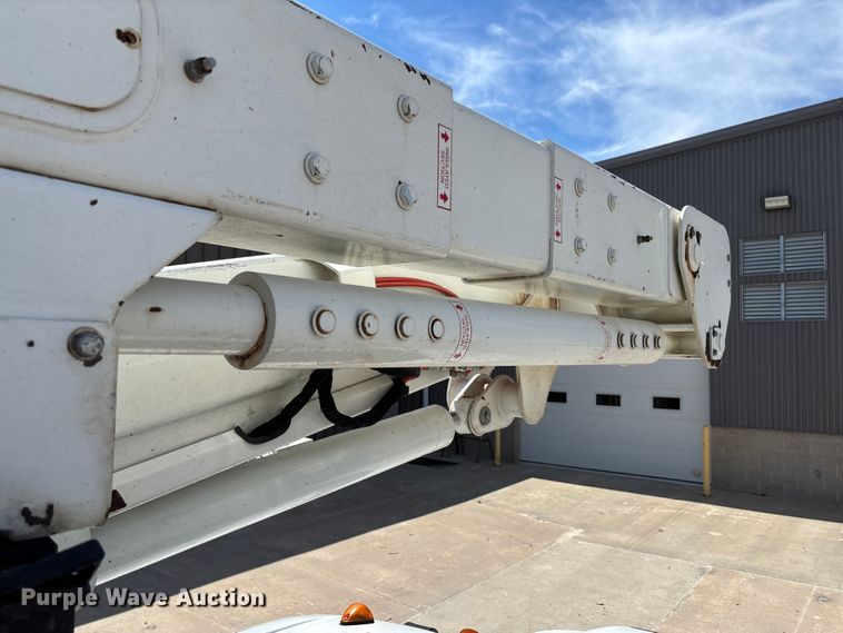 image for item FB3392 2011 Ford F550 bucket truck