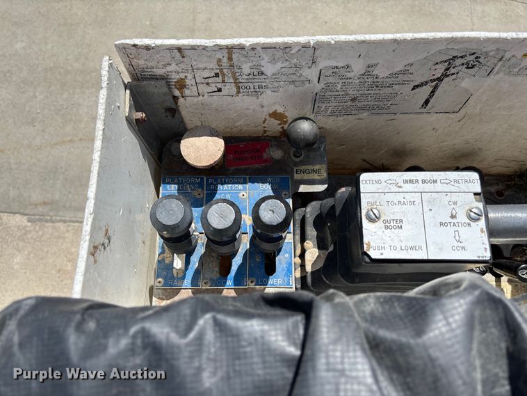 image for item FB3392 2011 Ford F550 bucket truck