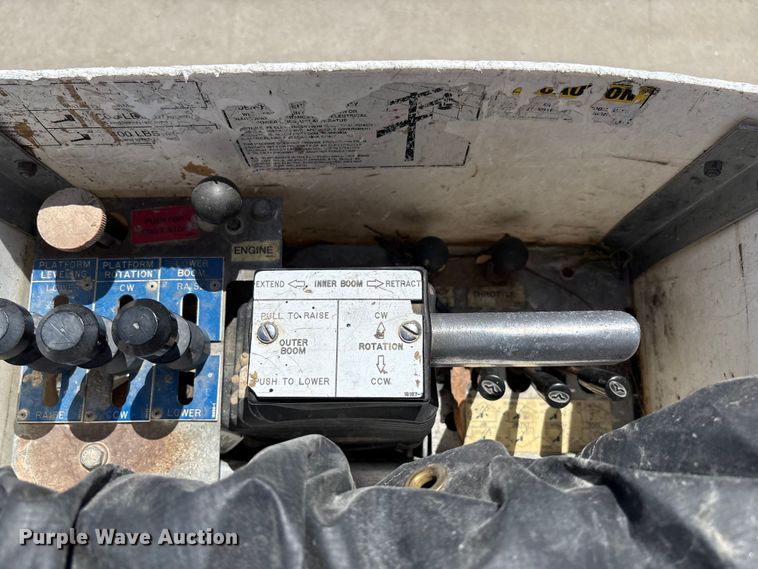 image for item FB3392 2011 Ford F550 bucket truck