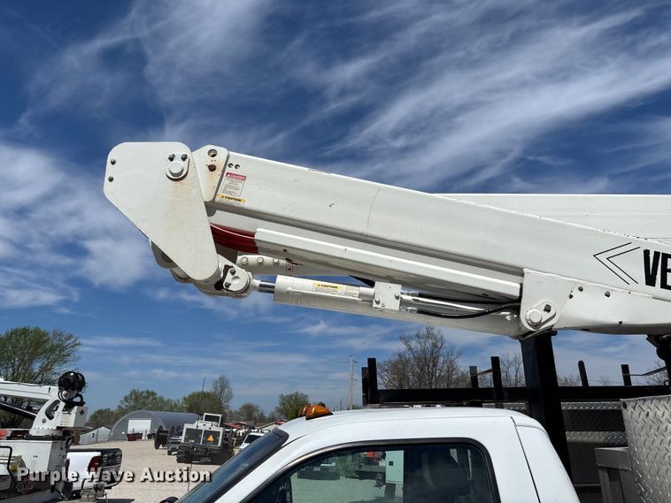 image for item FB3392 2011 Ford F550 bucket truck