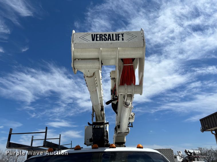 image for item FB3392 2011 Ford F550 bucket truck