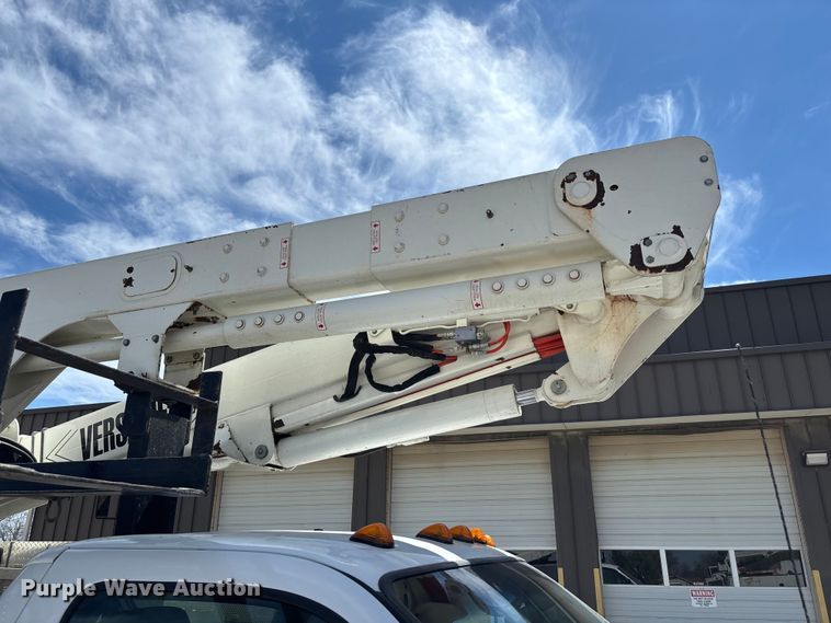 image for item FB3392 2011 Ford F550 bucket truck