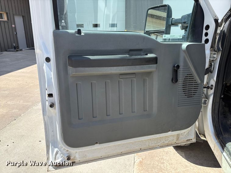 image for item FB3392 2011 Ford F550 bucket truck