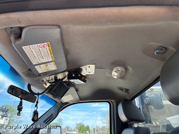 image for item FB3392 2011 Ford F550 bucket truck