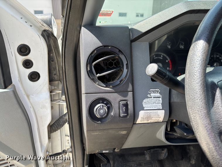 image for item FB3392 2011 Ford F550 bucket truck