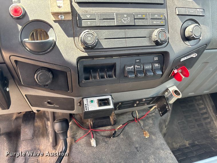 image for item FB3392 2011 Ford F550 bucket truck