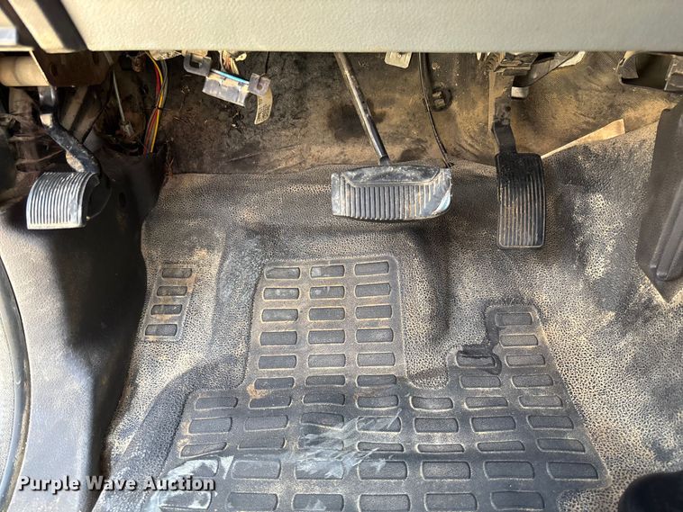 image for item FB3392 2011 Ford F550 bucket truck