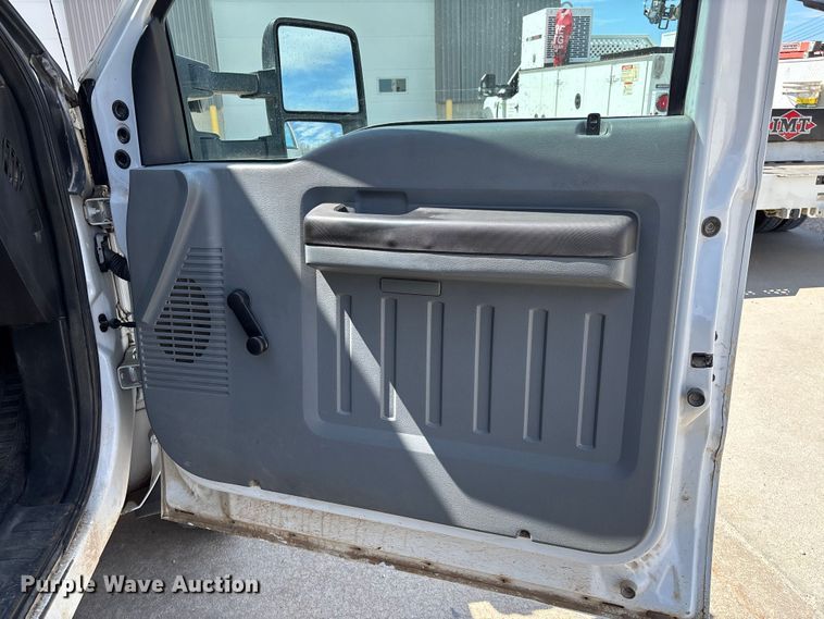 image for item FB3392 2011 Ford F550 bucket truck