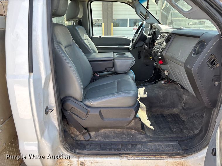 image for item FB3392 2011 Ford F550 bucket truck