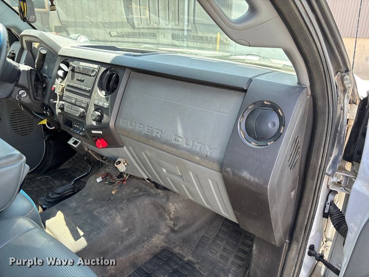 image for item FB3392 2011 Ford F550 bucket truck