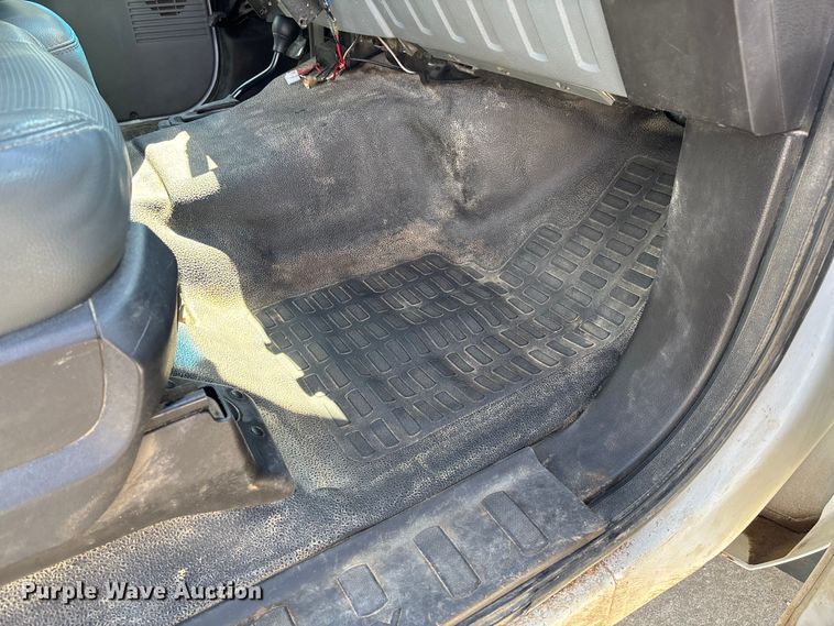 image for item FB3392 2011 Ford F550 bucket truck