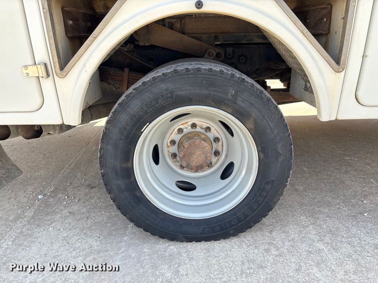 image for item FB3392 2011 Ford F550 bucket truck