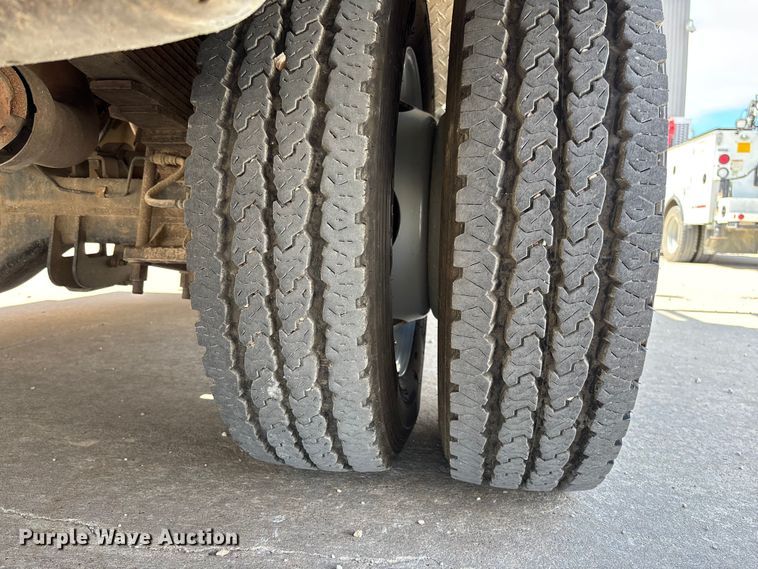 image for item FB3392 2011 Ford F550 bucket truck