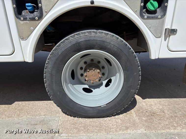 image for item FB3392 2011 Ford F550 bucket truck