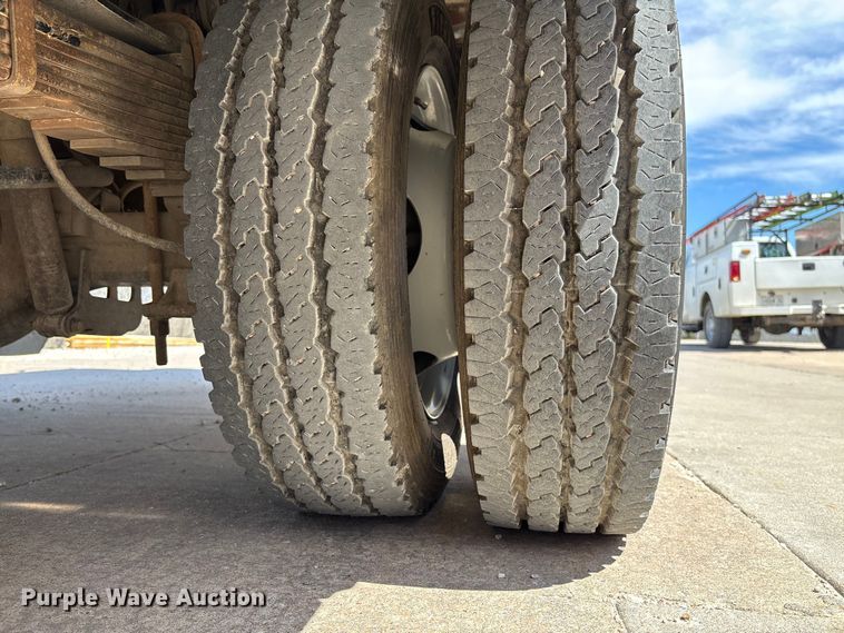 image for item FB3392 2011 Ford F550 bucket truck