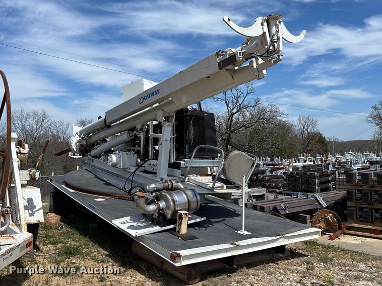 image for item FB3393 2021 Highway Manufacturing Company HHF pressure digger truck bed
