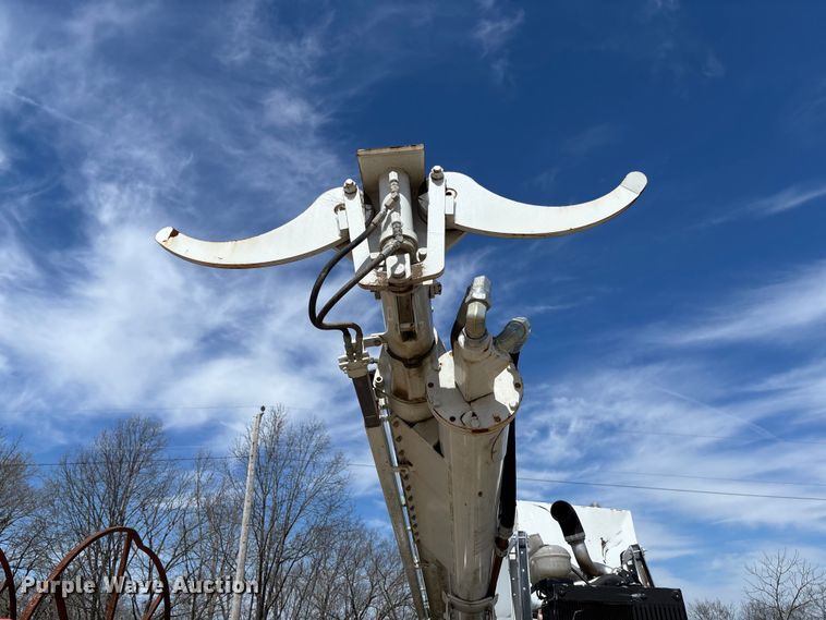 image for item FB3393 2021 Highway Manufacturing Company HHF pressure digger truck bed