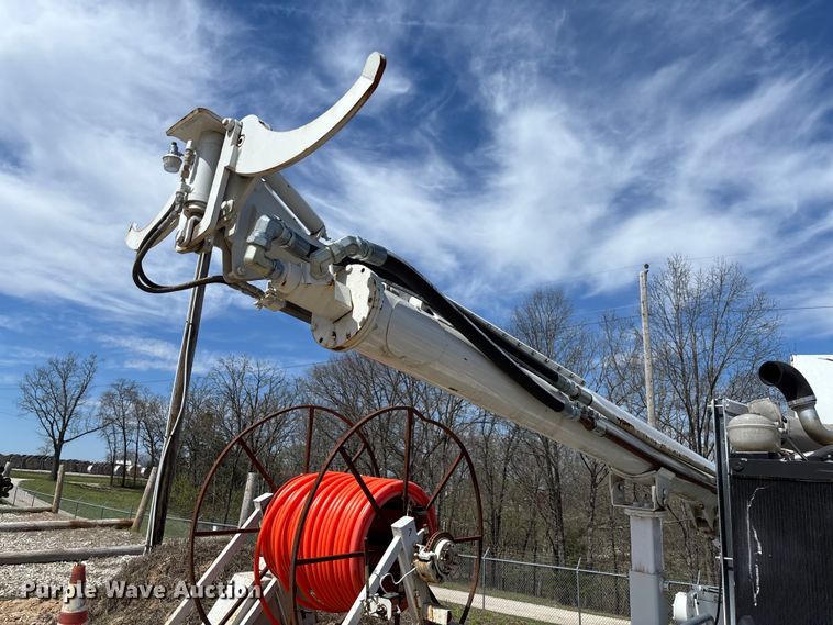 image for item FB3393 2021 Highway Manufacturing Company HHF pressure digger truck bed