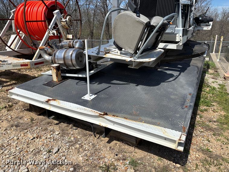 image for item FB3393 2021 Highway Manufacturing Company HHF pressure digger truck bed