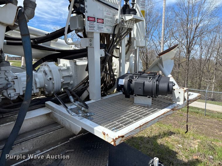 image for item FB3393 2021 Highway Manufacturing Company HHF pressure digger truck bed