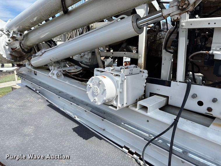 image for item FB3393 2021 Highway Manufacturing Company HHF pressure digger truck bed