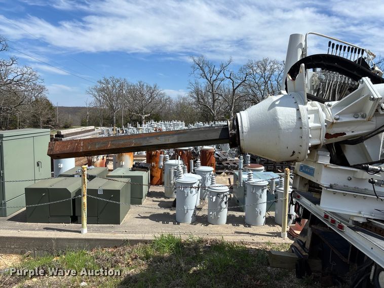 image for item FB3393 2021 Highway Manufacturing Company HHF pressure digger truck bed