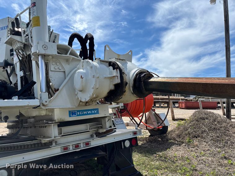 image for item FB3393 2021 Highway Manufacturing Company HHF pressure digger truck bed