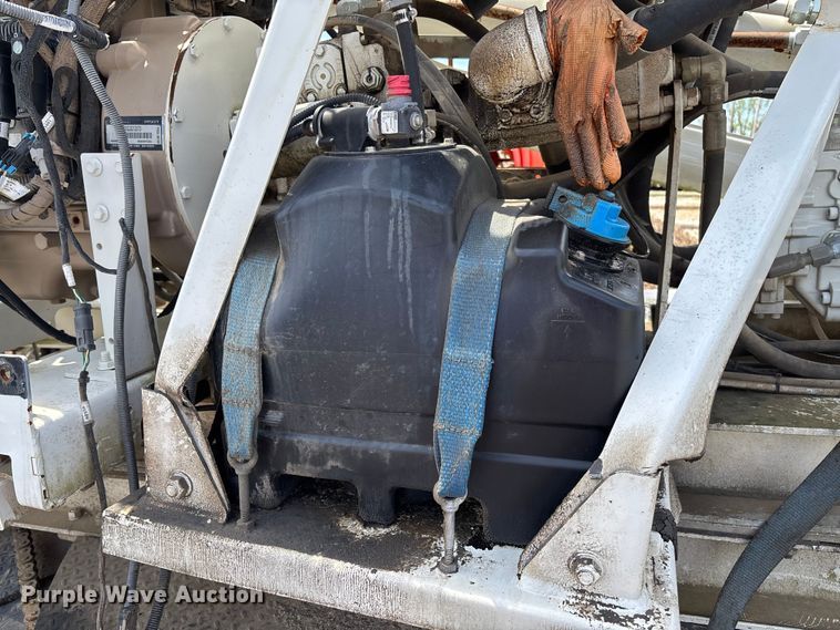 image for item FB3393 2021 Highway Manufacturing Company HHF pressure digger truck bed